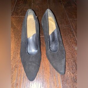 Vintage black suede heel